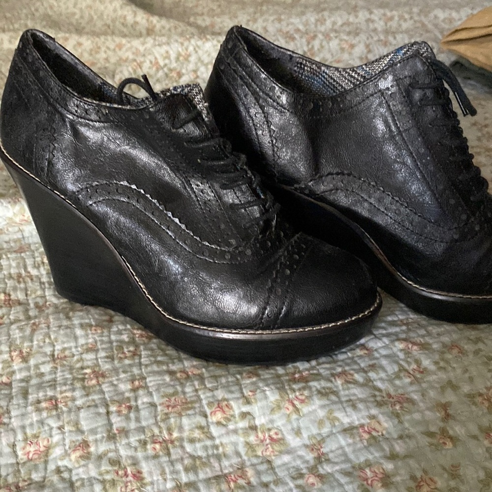 Wedge heels